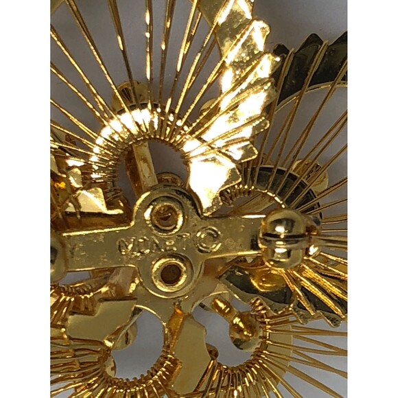 Monet Brooch Goldtone Flower W/ Rhinestones Vintage 1.5 Inch Pin Back Signed - Picture 5 of 5